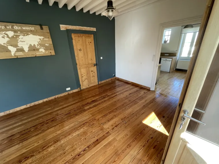 Rénovation complète de parquet et escalier en bois à Bourgoin-Jallieu, Pont-Évêque, Société de nettoyage Girard André