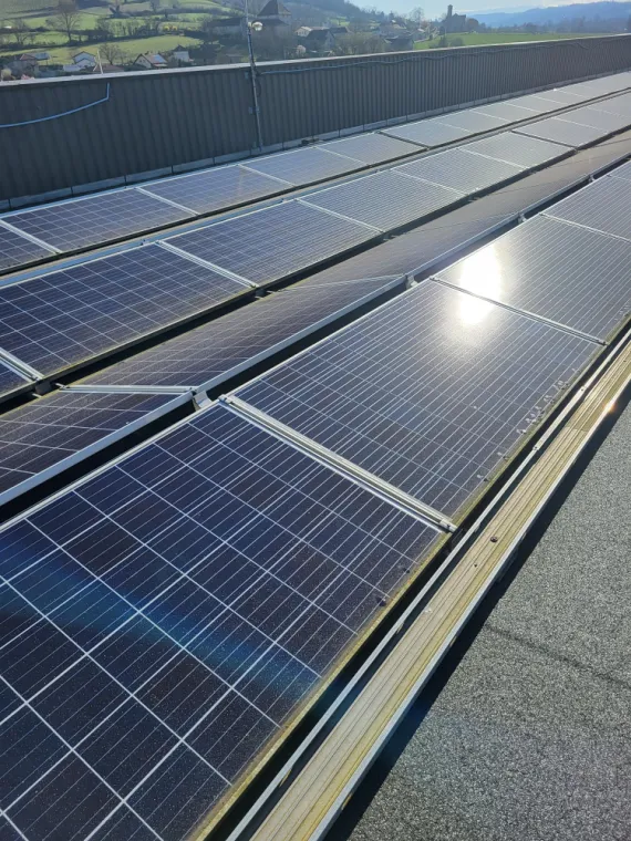 SNGA-Réalise le nettoyage de vos panneaux solaires dans la région lyonnaise, Pont-Évêque, Société de nettoyage Girard André