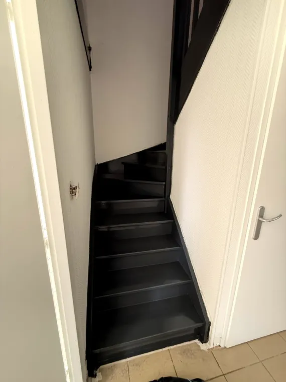 Confier la rénovation de votre escalier à des professionnel spécialiser sur ST Etienne - SNGA, Pont-Évêque, Société de nettoyage Girard André