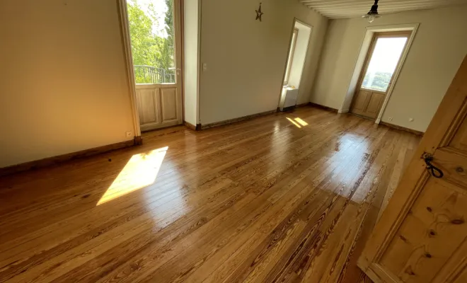 Besoin d'une rénovation de parquet à Bourgoin-Jallieu : faites confiance à SNGA, Pont-Évêque, Société de nettoyage Girard André