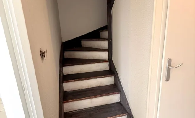 Confier la rénovation de votre escalier à des professionnels spécialisés sur St-Étienne, Pont-Évêque, Société de nettoyage Girard André